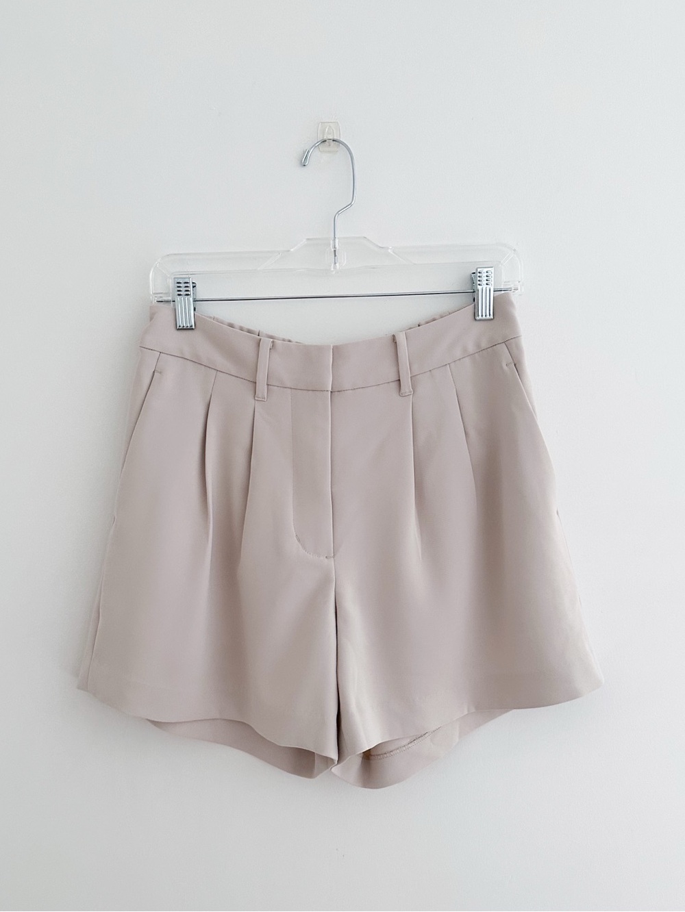 Quince Stretch Crepe Pleated Shorts Sand High Waist Classic Quiet Luxury Size 8